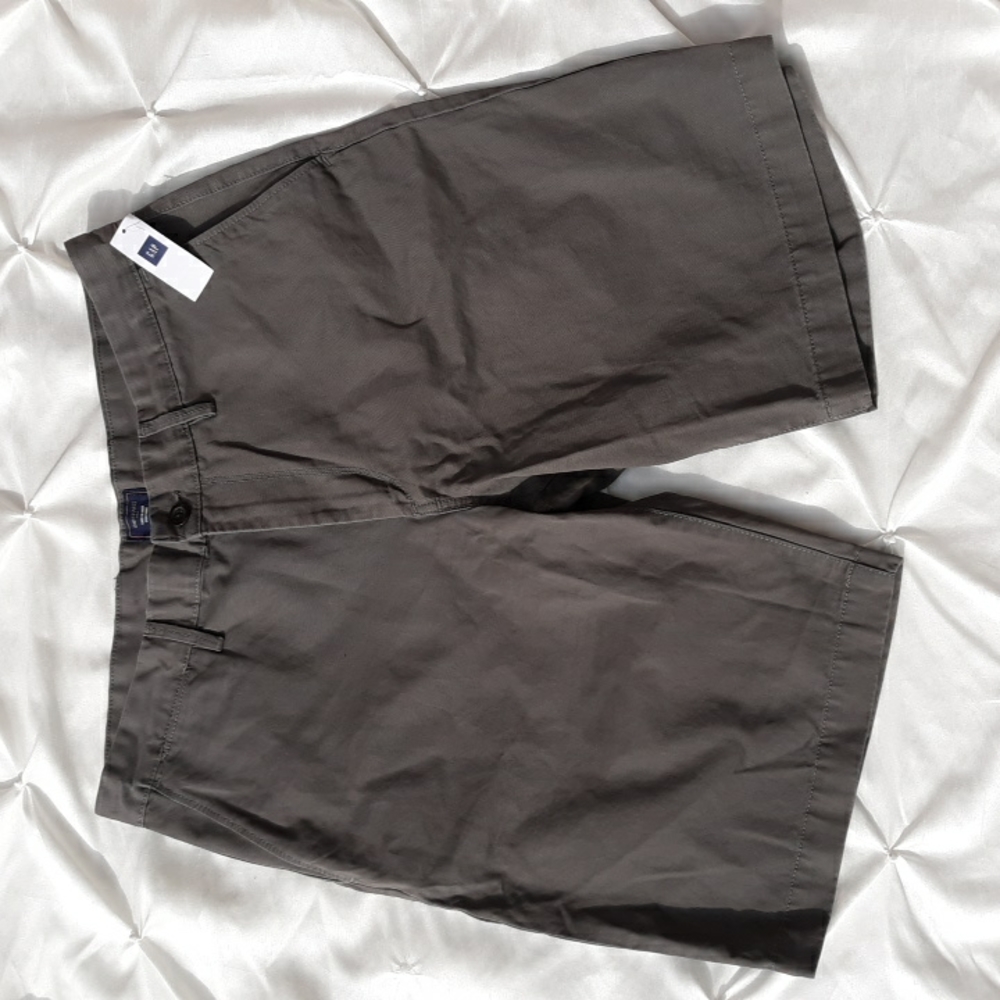 Gap Khaki Factory Sz 36 Grey Lived In Shorts.